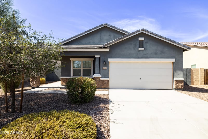 2720 Omega Dr, San Tan Valley, AZ 85143