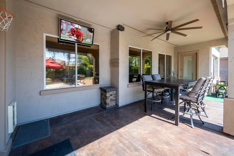 2720 S Honeysuckle Ln, Gilbert, AZ 85295