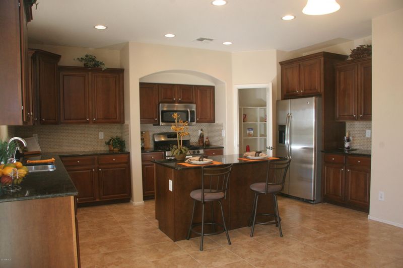 2721 E Quiet Hollow Ln, Phoenix, AZ 85024