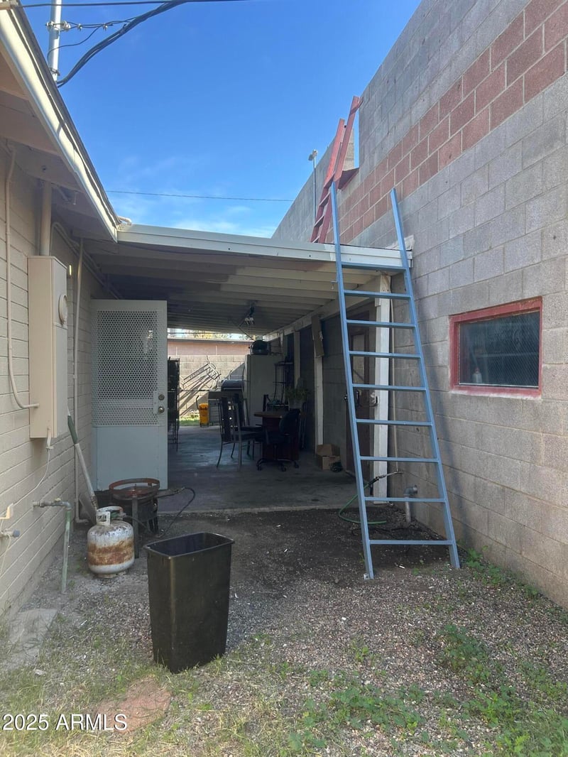 2721 Rose Ln, Phoenix, AZ 85017