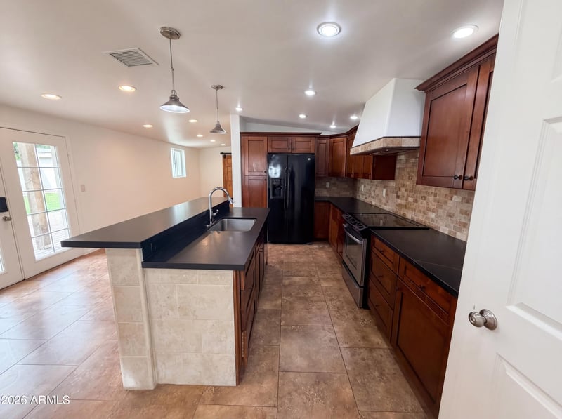 2722 Nisbet Rd, Phoenix, AZ 85032