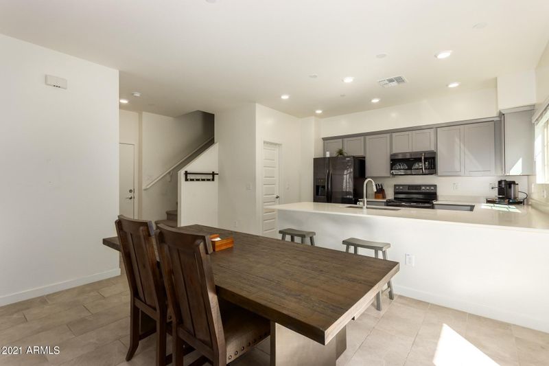 2723 S Cavalier Dr #102, Gilbert, AZ 85295