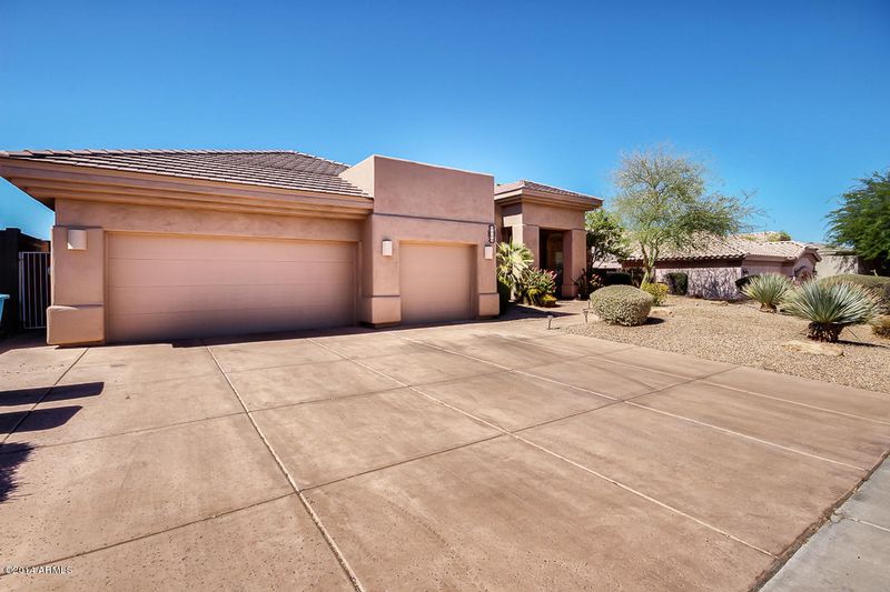 2724 E Claire Dr, Phoenix, AZ 85032