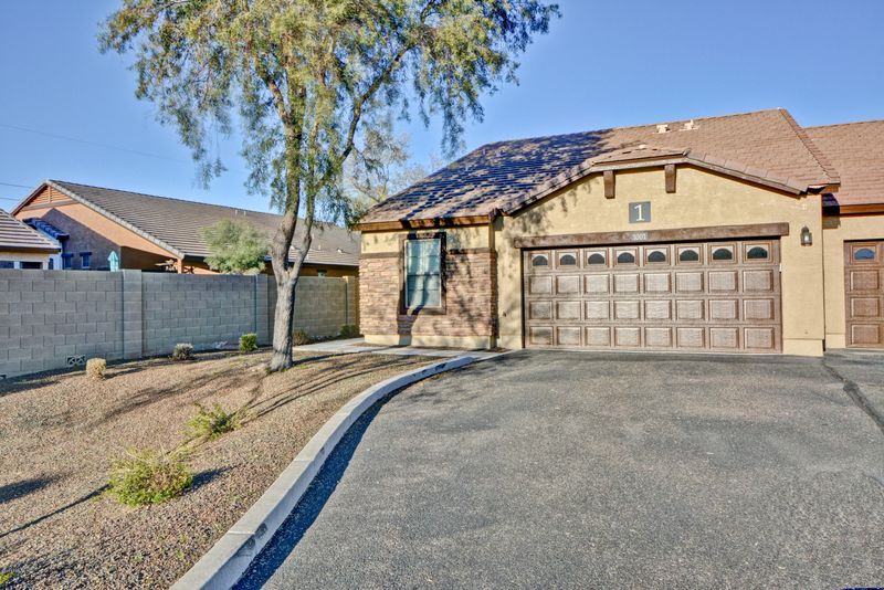 2725 E Mine Creek Rd #1001, Phoenix, AZ 85024