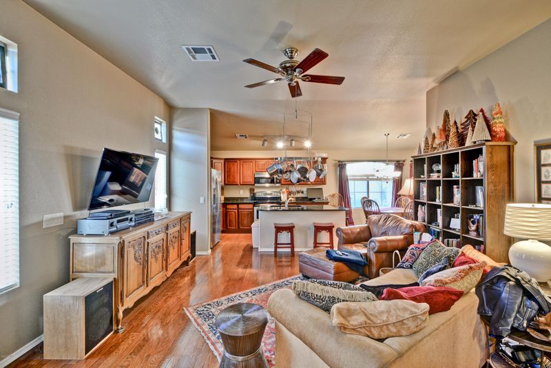 2725 E Mine Creek Rd #1001, Phoenix, AZ 85024