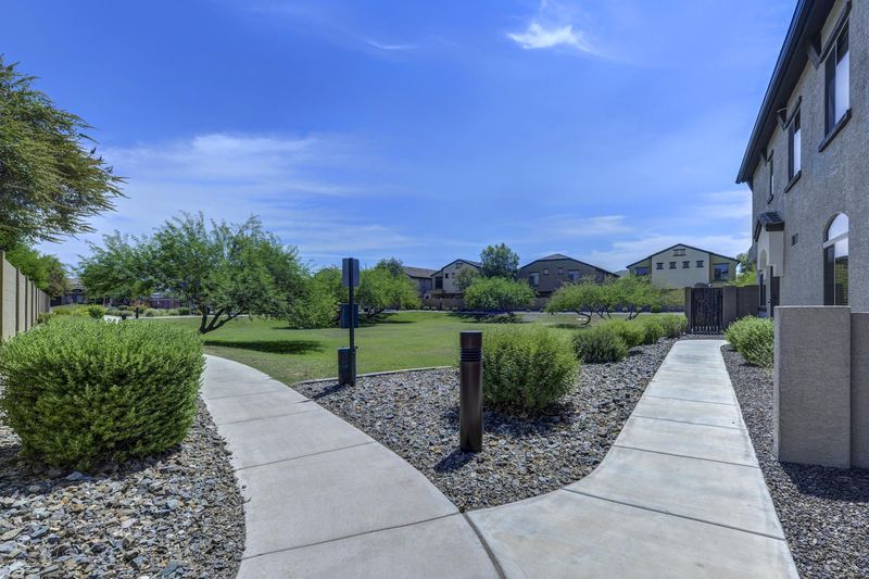 2725 E Mine Creek Rd #1036, Phoenix, AZ 85024