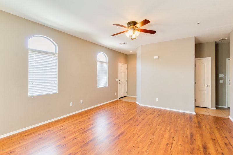 2725 E Mine Creek Rd #1054, Phoenix, AZ 85024