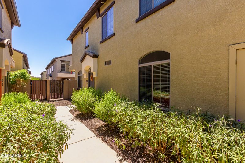2725 E Mine Creek Rd #1055, Phoenix, AZ 85024