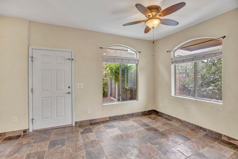 2725 E Mine Creek Rd #1064, Phoenix, AZ 85024