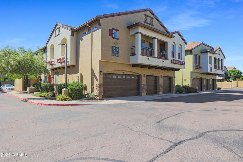 2725 E Mine Creek Rd #1070, Phoenix, AZ 85024
