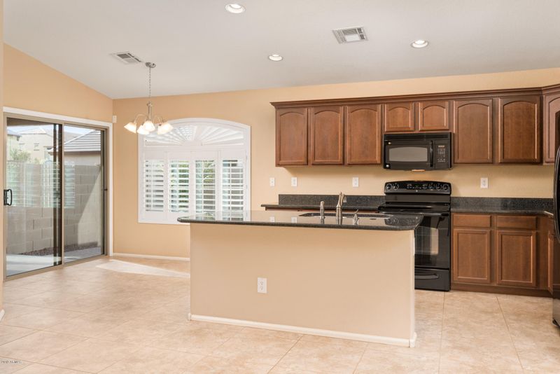 2725 E Mine Creek Rd #1096, Phoenix, AZ 85024
