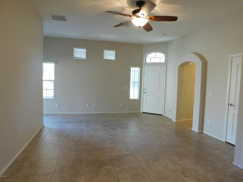 2725 E Mine Creek Rd #1100, Phoenix, AZ 85024