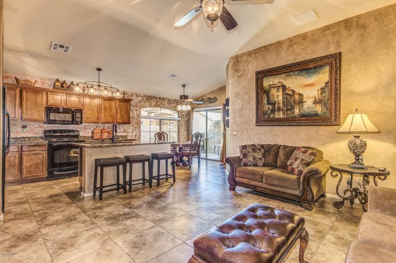 2725 E Mine Creek Rd #1237, Phoenix, AZ 85024