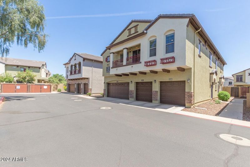 2725 E Mine Creek Rd #2038, Phoenix, AZ 85024