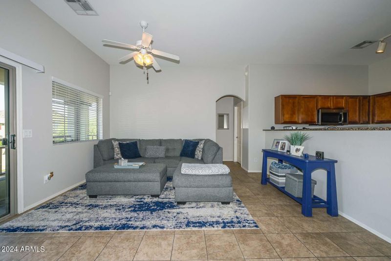 2725 E Mine Creek Rd #2042, Phoenix, AZ 85024