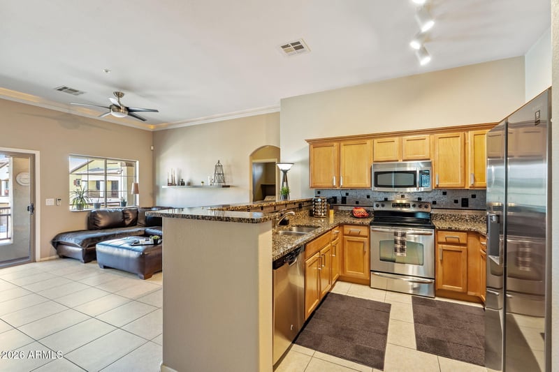 2725 E Mine Creek Rd #2056, Phoenix, AZ 85024