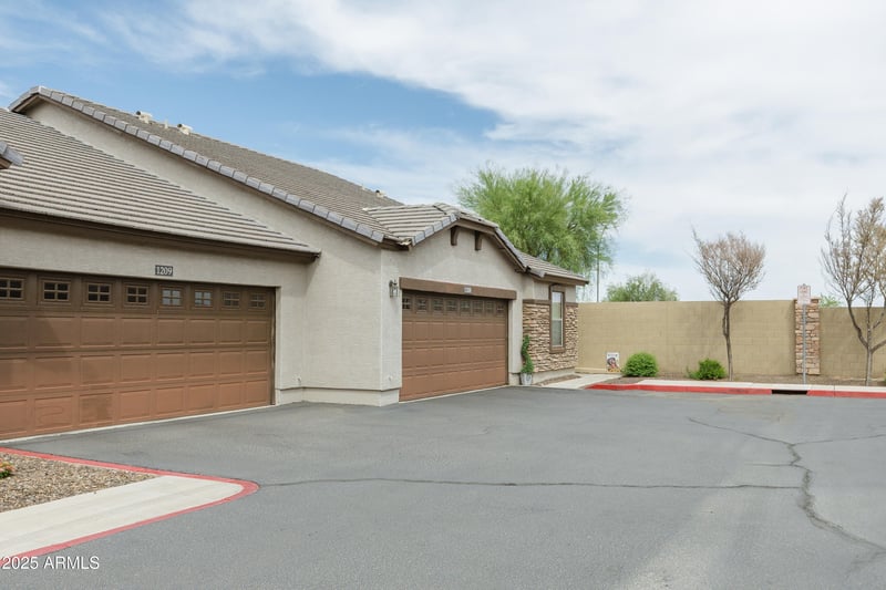 2725 Mine Creek Rd #1208, Phoenix, AZ 85024