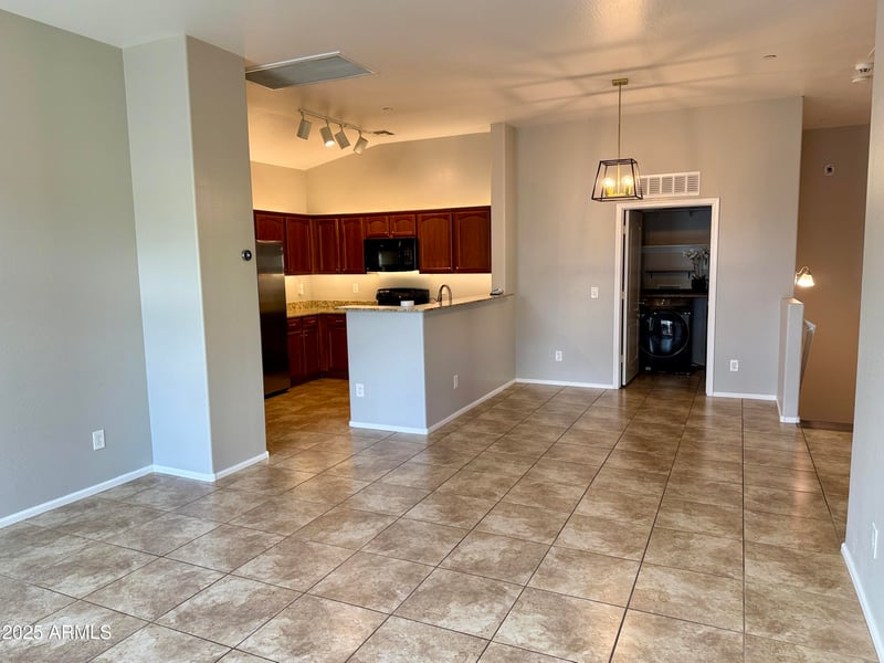 2725 Mine Creek Rd #2156, Phoenix, AZ 85024