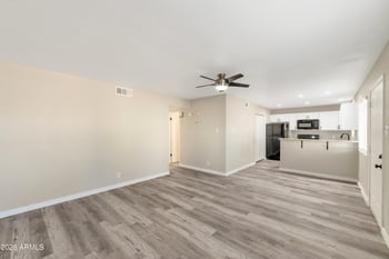 2726 E Beck Ln, Phoenix, AZ 85032