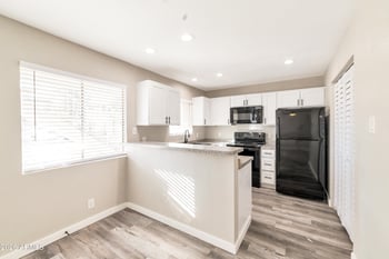 2726 E Beck Ln, Phoenix, AZ 85032