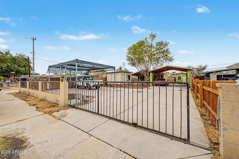 2726 W Taylor St, Phoenix, AZ 85009