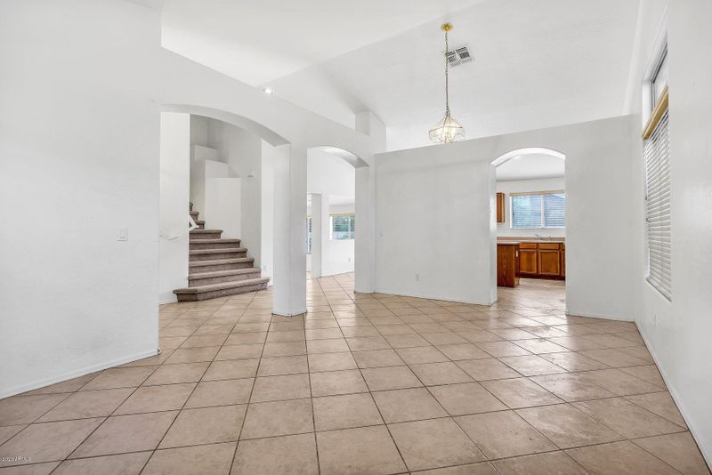 2727 E Beautiful Ln, Phoenix, AZ 85042