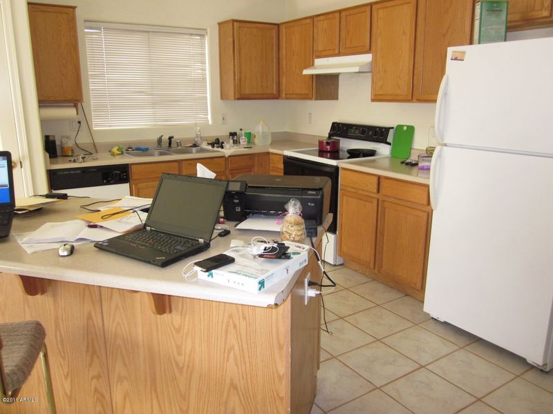 2727 E Branham Ln, Phoenix, AZ 85042