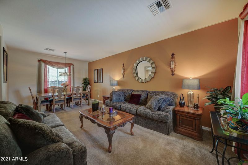 2727 E Donner Dr, Phoenix, AZ 85042
