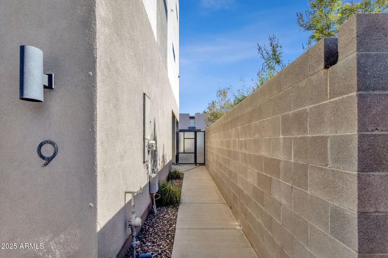 2727 Thomas Rd #9, Phoenix, AZ 85016