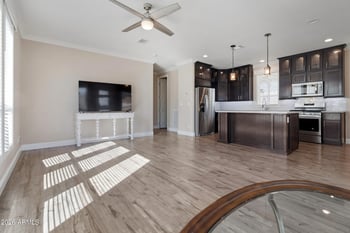 2727 Unversity Dr #106, Tempe, AZ 85281