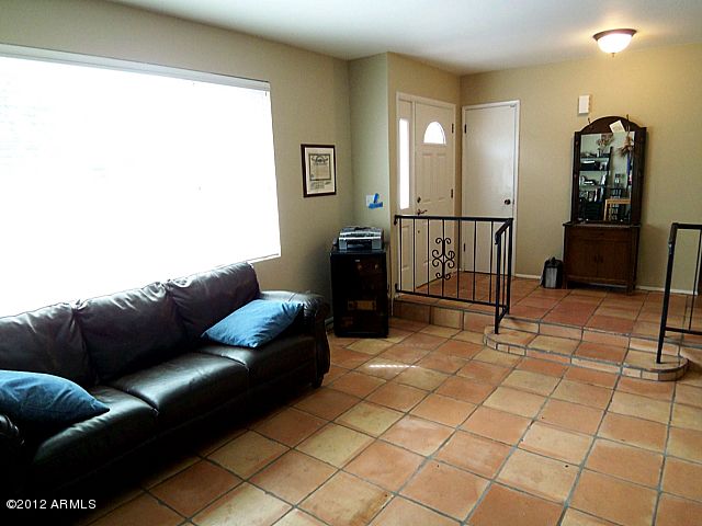 2728 E Cinnabar Ave, Phoenix, AZ 85028