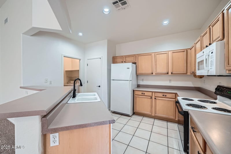 2729 Kenton St, Mesa, AZ 85215
