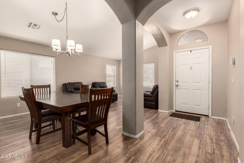 2730 Valencia Dr, Phoenix, AZ 85042