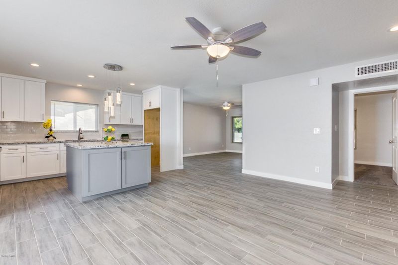 2731 E Aster Dr, Phoenix, AZ 85032