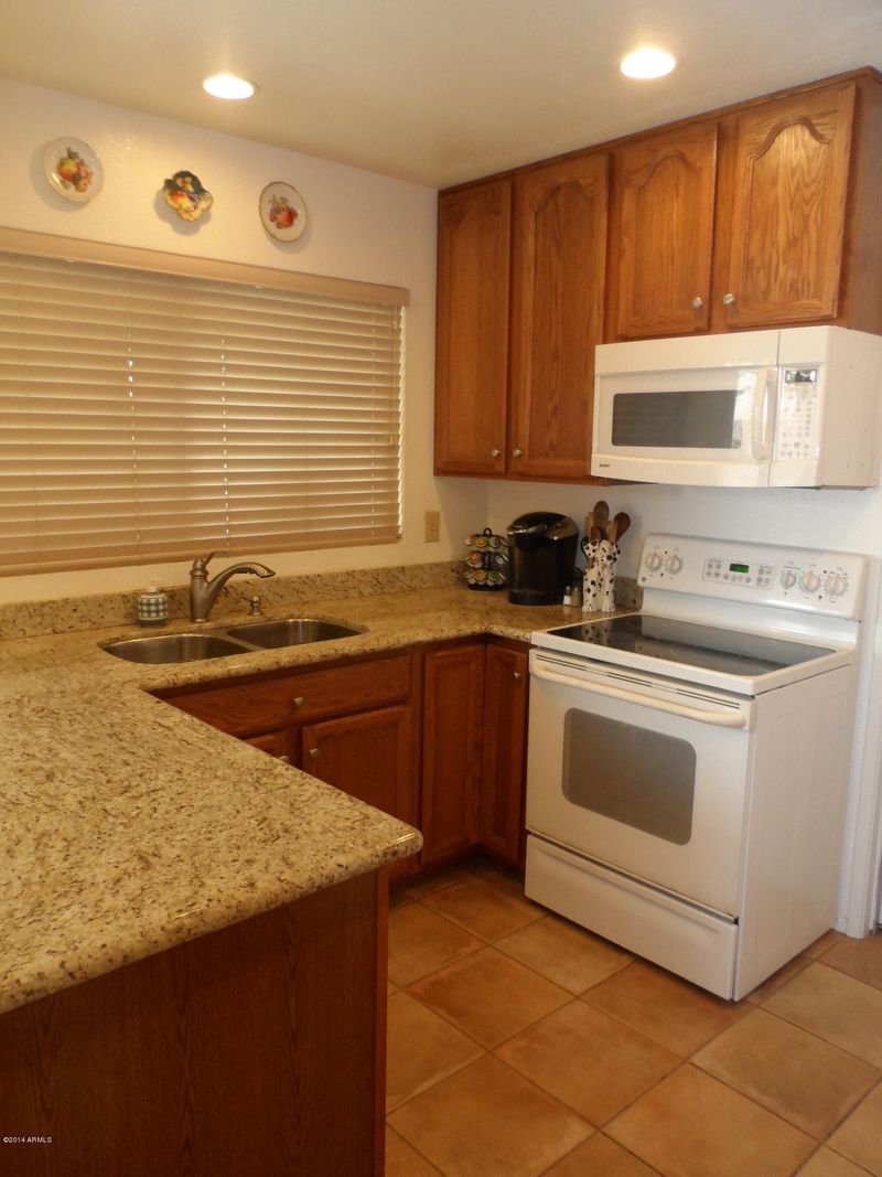 2731 E Villa Theresa Dr, Phoenix, AZ 85032