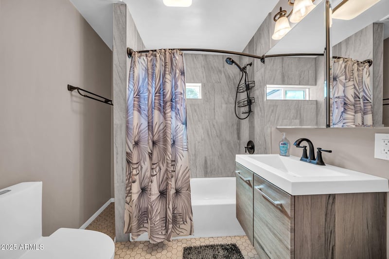 2731 Meadowbrook Ave, Phoenix, AZ 85017