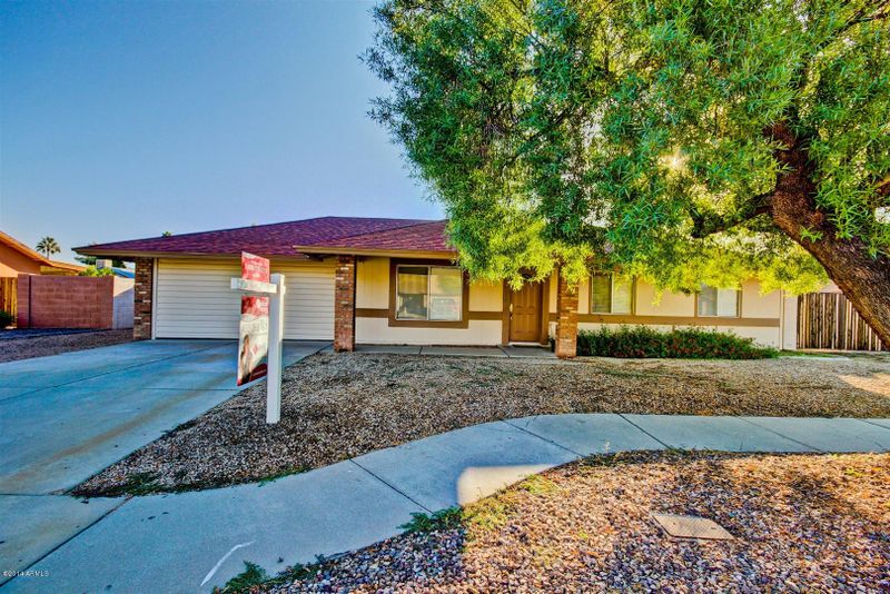 2731 S Pecan St, Mesa, AZ 85202