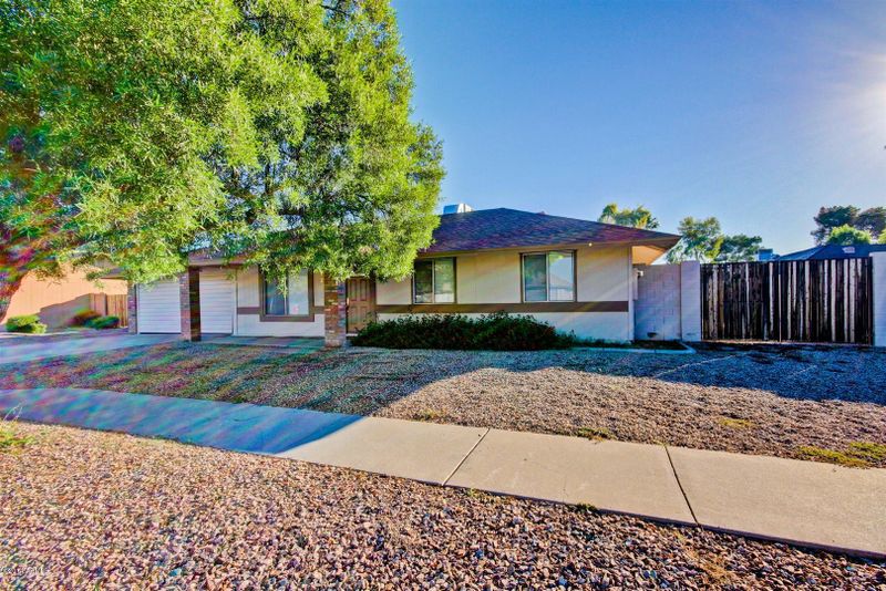 2731 S Pecan St, Mesa, AZ 85202