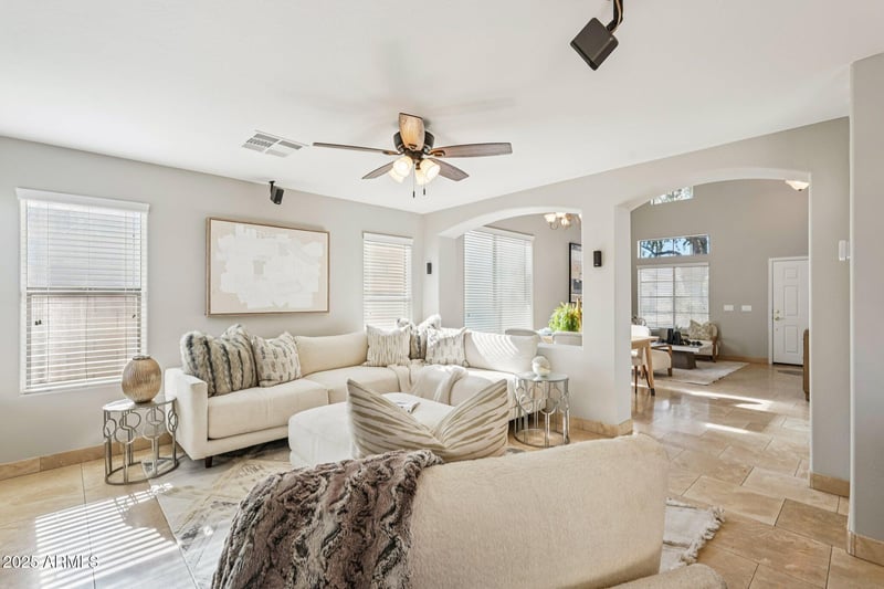 27317 63rd Dr, Phoenix, AZ 85083