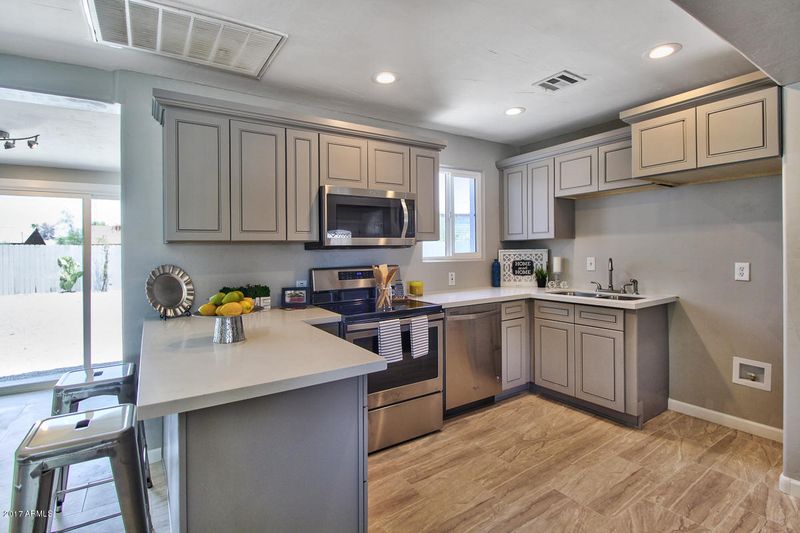 2732 E St John Rd, Phoenix, AZ 85032