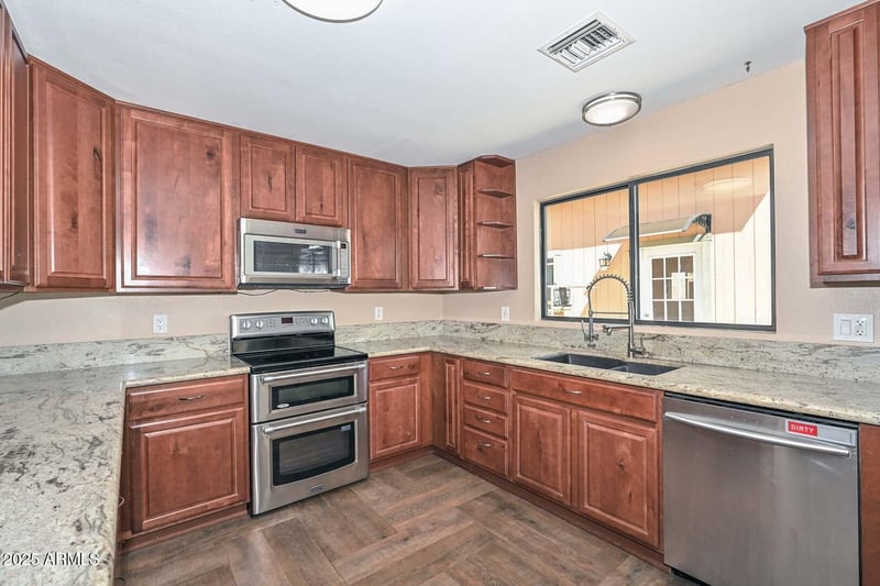 2732 Villa Rita Dr, Phoenix, AZ 85032