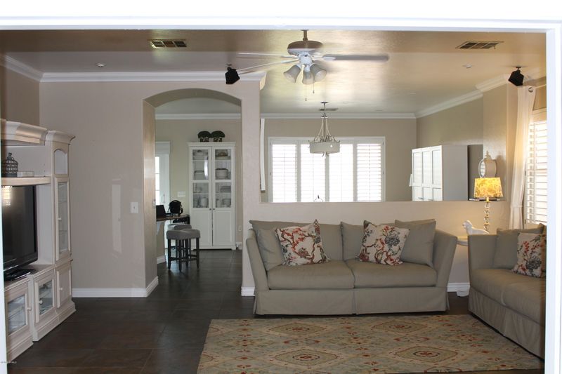 2734 E Del Rio St, Gilbert, AZ 85295