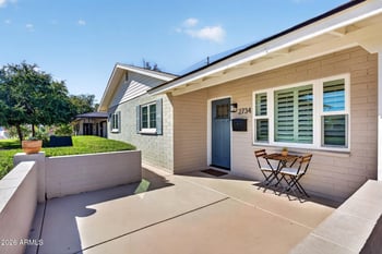 2734 E Highland Ave, Phoenix, AZ 85016
