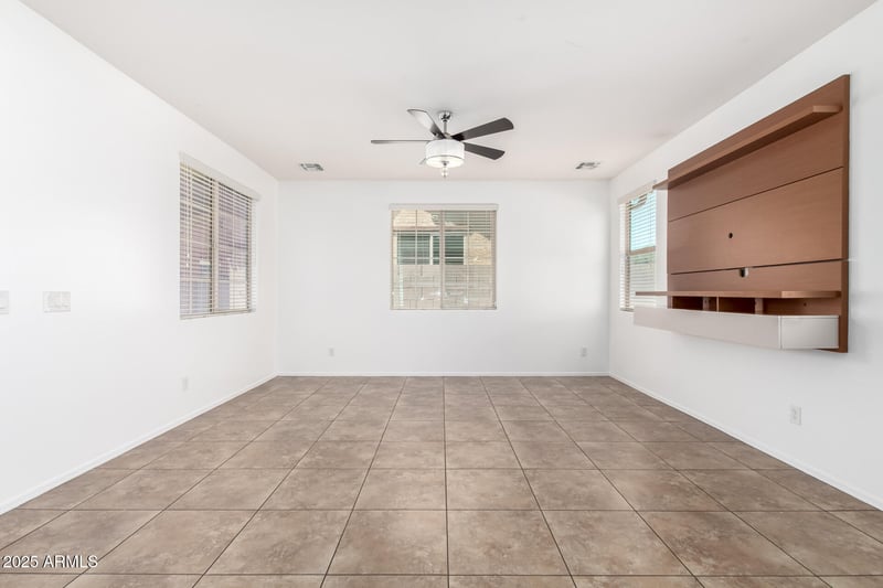 2735 73rd Dr, Phoenix, AZ 85035