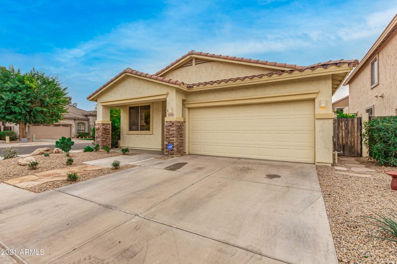 2735 E Carson Rd, Phoenix, AZ 85042