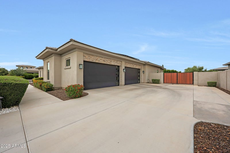 2735 Kingbird Dr, Gilbert, AZ 85297