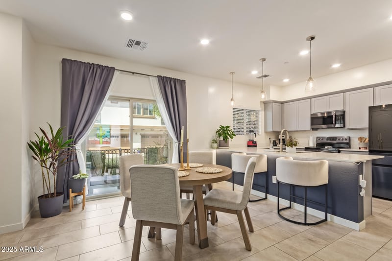 2736 Cavalier Dr #102, Gilbert, AZ 85295