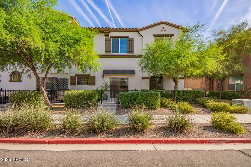 2736 Cavalier Dr #102, Gilbert, AZ 85295