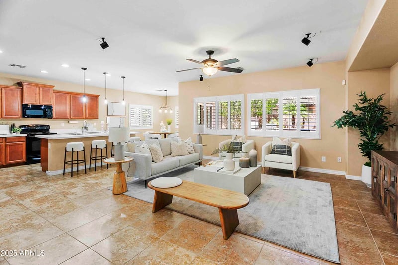 2736 Sourwood Dr, Gilbert, AZ 85298