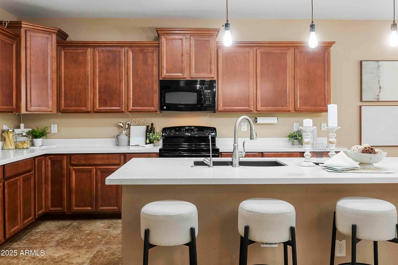 2736 Sourwood Dr, Gilbert, AZ 85298